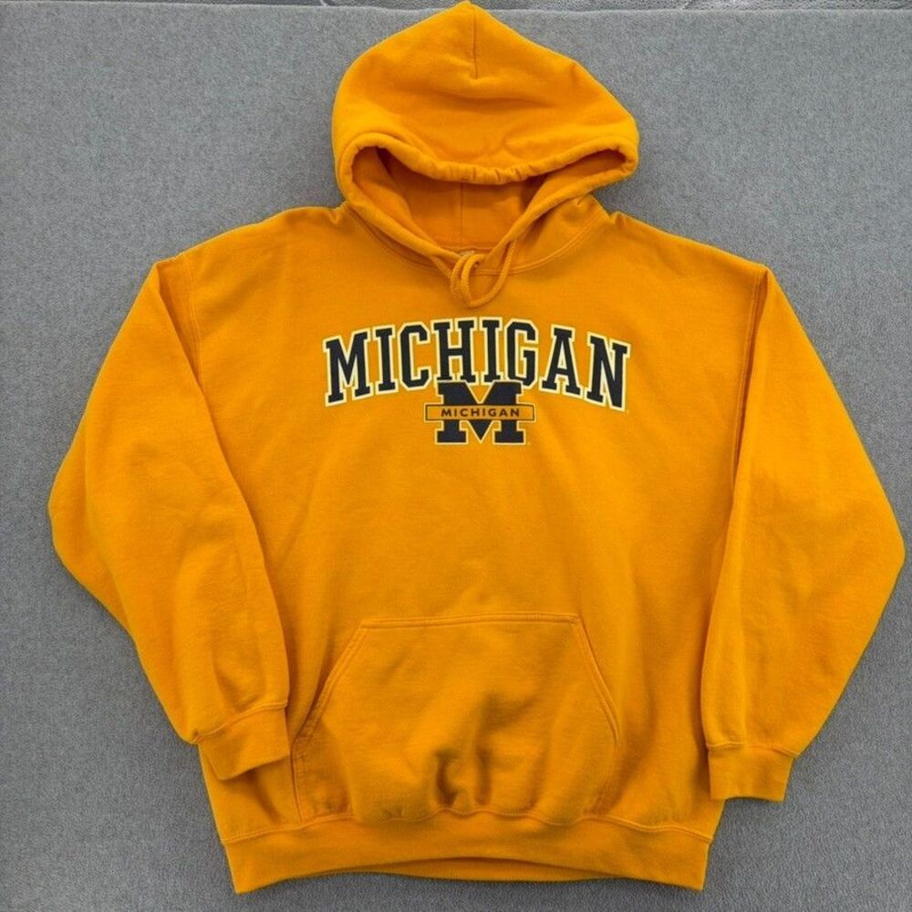 Michigan Wolverines Gildan Heavy Blend Gold Hoodie Men's Large NCAA College